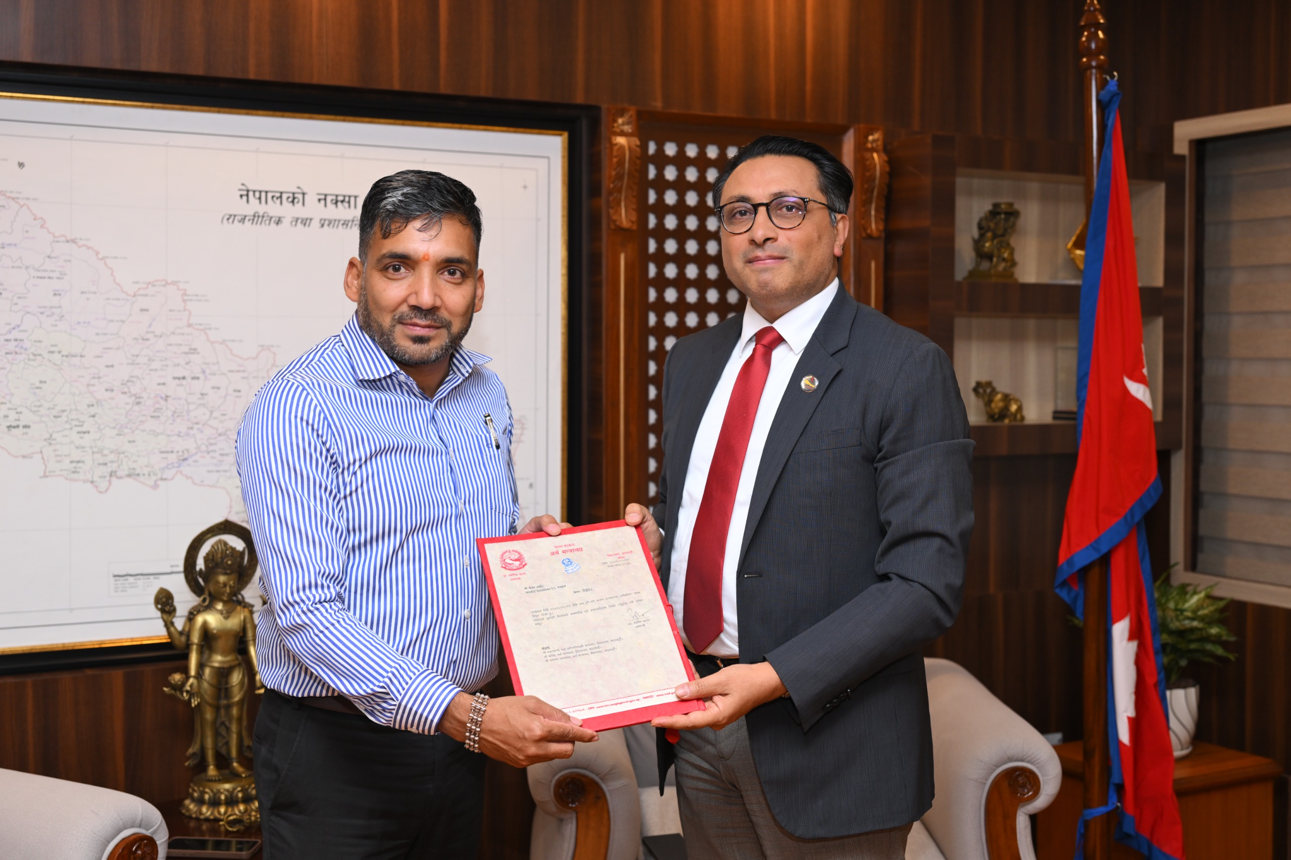 अर्थमन्त्री वाग्लेको राजस्व सल्लाहकारमा एफसीए अर्याल नियुक्त,सरकारको १६ खर्ब राजस्व सङ्कलनको लक्ष्य पूरा होला ?